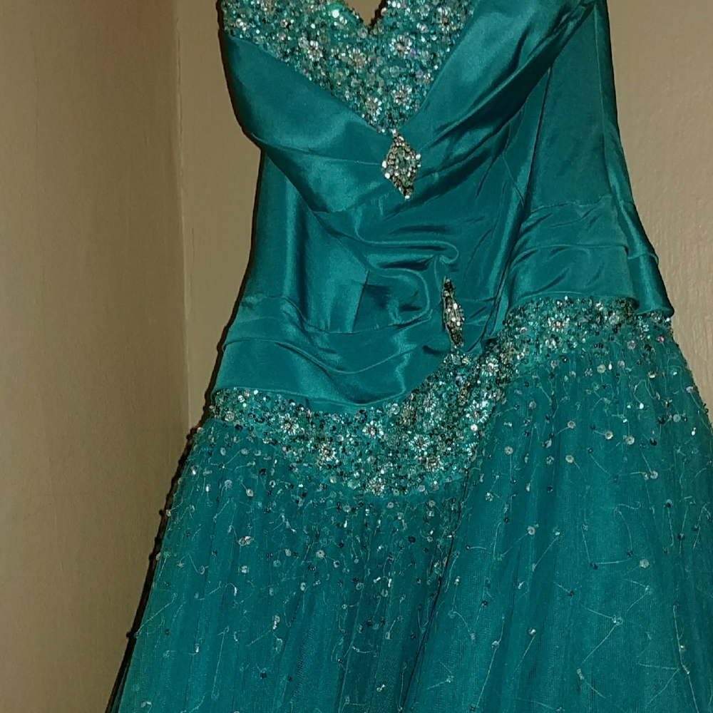 Joli Prom Dress